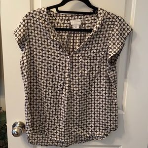 Liz Claiborne short sleeved silky blouse PM